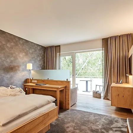 Hotel Hügel 4*