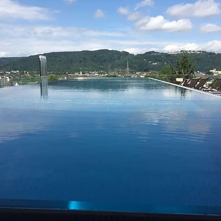 Hügel Hotel 4*