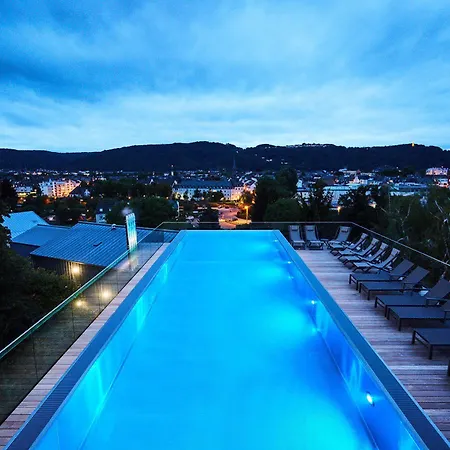 Hügel Hotel 4*